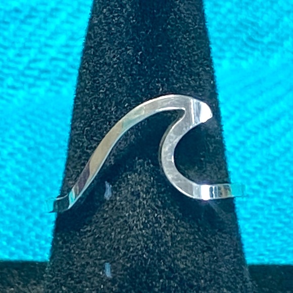 NEW Two Open Wave Rings - Gold & Silver, OS - Picture 3 of 5